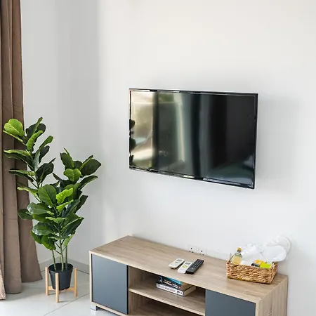 Quattro Center Ap 501b شقة لارنكا